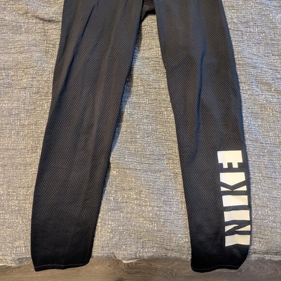 Nike Pro Dri-Fit Capri, Black Legging - Picture 2 of 2